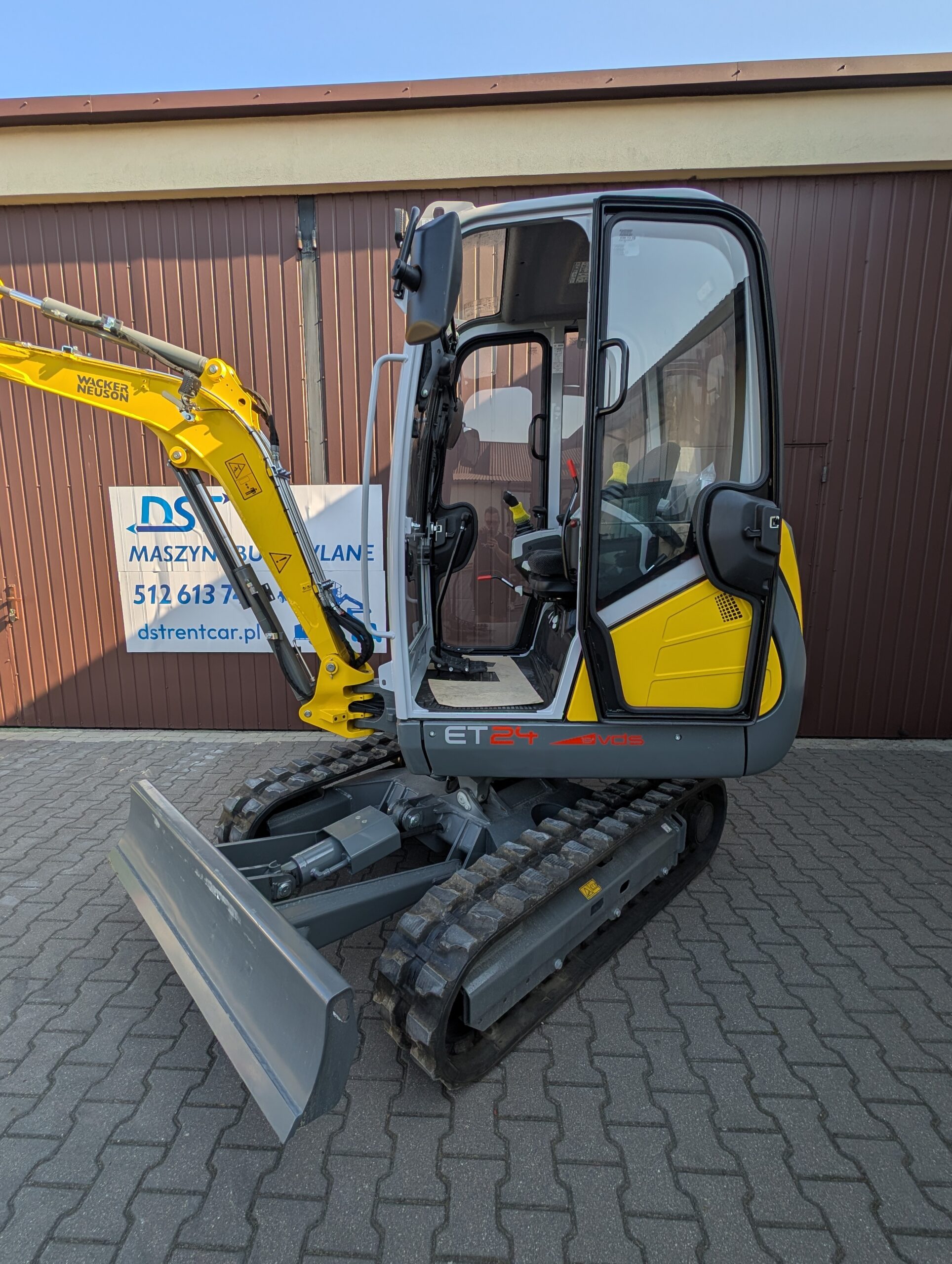 Wynajem minikoparki1